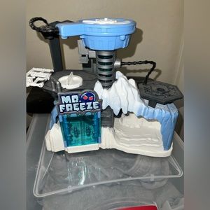 Fisher Price DC Super Friends Imaginext Mr. Freeze Playset